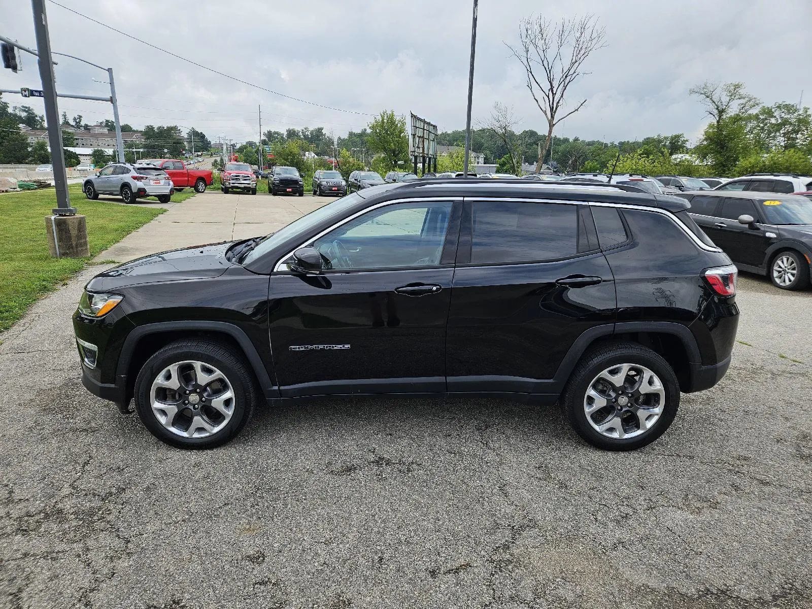 Used 2019 Jeep Compass Limited w/ Safety & Security Group AWD/4WD image 4