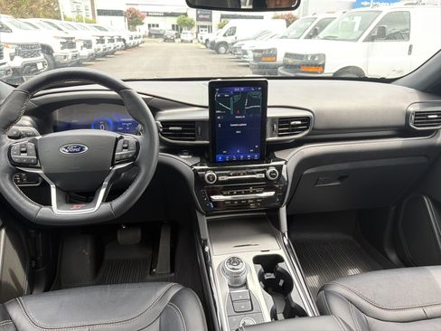 Used 2023 Ford Explorer ST w/ Equipment Group 401A AWD/4WD image 30