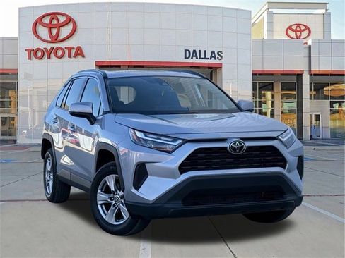 Used 2023 Toyota RAV4 XLE image 1