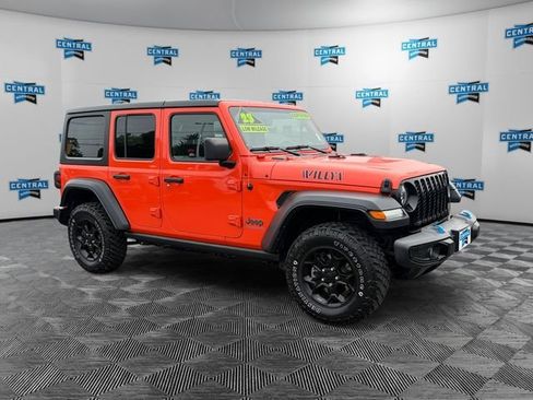 Used 2023 Jeep Wrangler Unlimited w/ Cold Weather Group AWD/4WD image 8