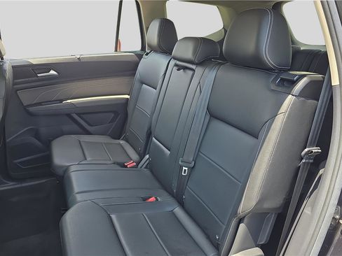 Used 2023 Volkswagen Atlas SEL AWD/4WD image 18