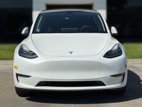 Used 2022 Tesla Model Y Long Range AWD/4WD image 5