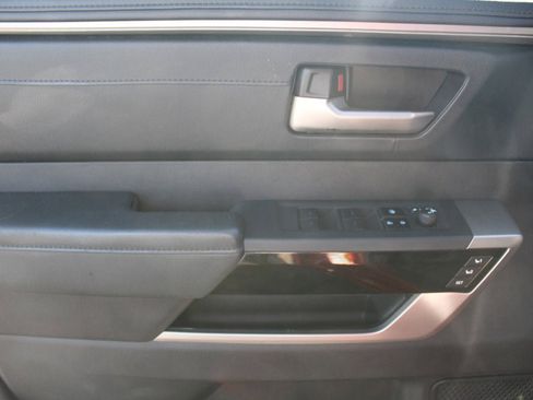 Used 2022 Toyota Tundra Limited w/ TRD Off-Road Package image 29