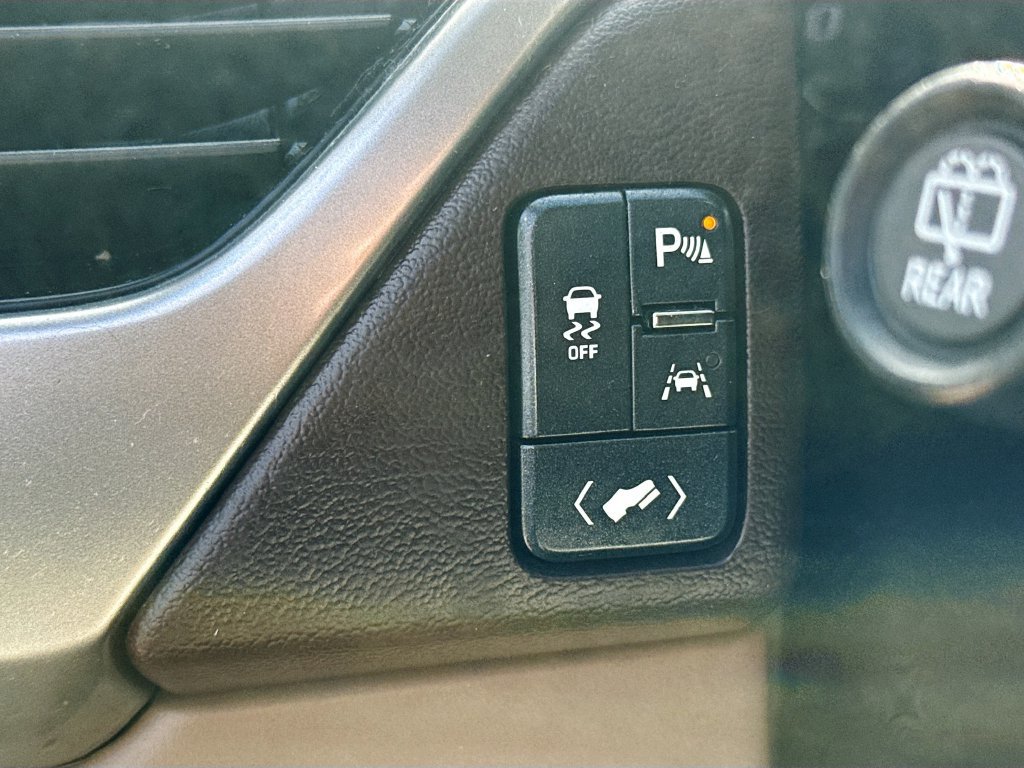 Used 2020 Chevrolet Suburban Premier RWD image 11
