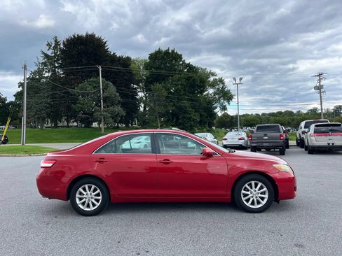 Used 2010 Toyota Camry XLE FWD image 5