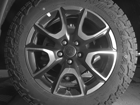 Used 2025 Jeep Compass Trailhawk AWD/4WD image 14