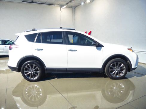 Used 2018 Toyota RAV4 Limited w/ All Weather Liner Package AWD/4WD image 7