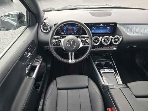 Used 2025 Mercedes-Benz GLA 250 4MATIC image 20