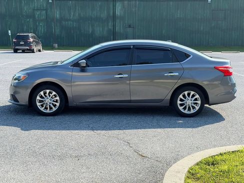 Used 2019 Nissan Sentra SV FWD image 5