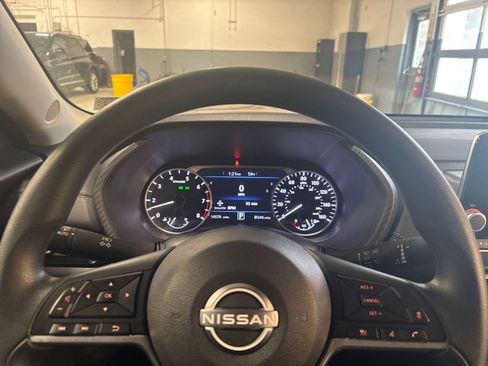 Used 2025 Nissan Sentra SV image 27