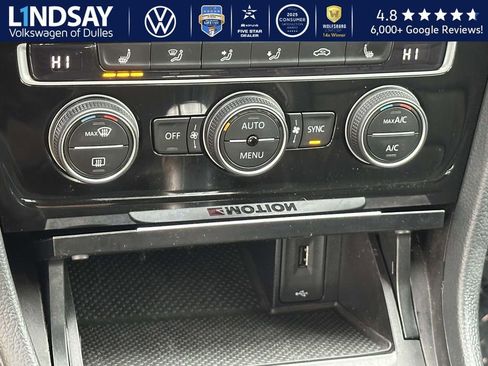 Used 2019 Volkswagen Golf R 4-Door image 17