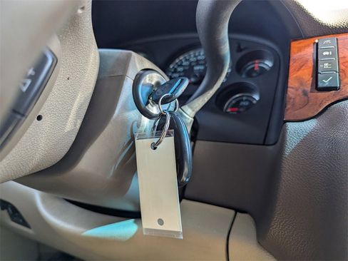 Used 2013 GMC Sierra 2500 SLT w/ SLT Convenience Package image 19