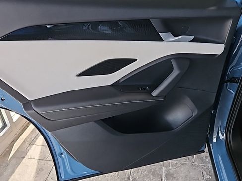 New 2025 Volkswagen Tiguan SE image 21