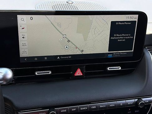 Certified 2025 Hyundai Ioniq 5 SE RWD image 13