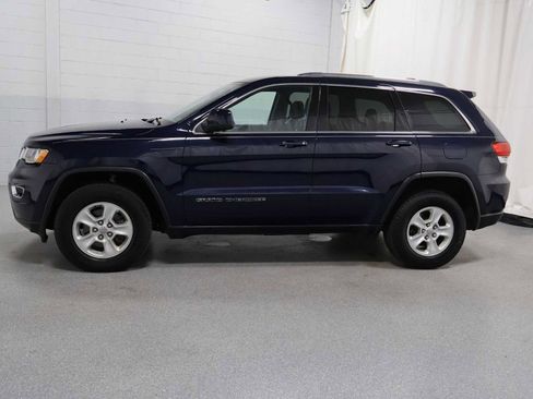 Used 2017 Jeep Grand Cherokee Laredo w/ Quick Order Package 23E AWD/4WD image 2