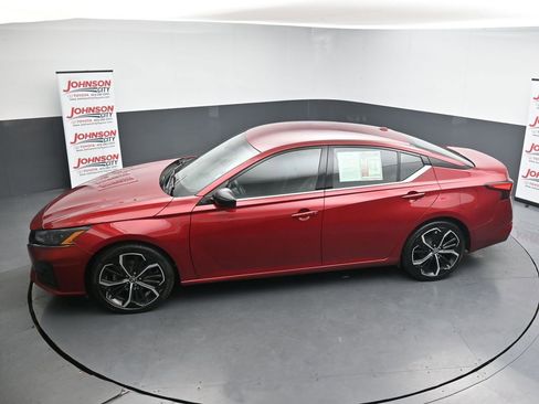 Used 2023 Nissan Altima 2.5 SR FWD image 27