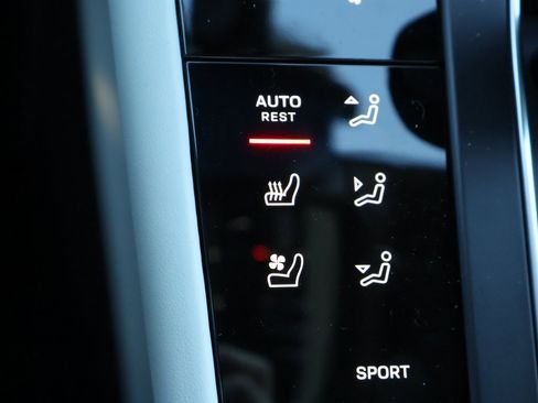 New 2026 Porsche Macan GTS image 26