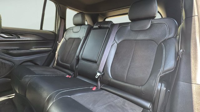 Used 2023 Jeep Grand Cherokee Altitude AWD/4WD image 25