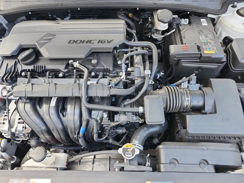 Certified 2024 Hyundai Elantra SEL w/ Convenience Package image 21