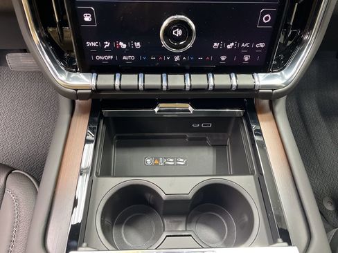 New 2026 GMC Yukon Denali w/ Denali Reserve Package AWD/4WD image 20