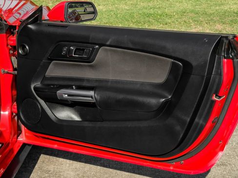 Used 2015 Ford Mustang GT RWD image 40