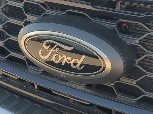 New 2026 Ford F250 Lariat w/ Black Appearance Package image 23