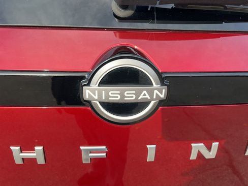 Certified 2024 Nissan Pathfinder SL image 34