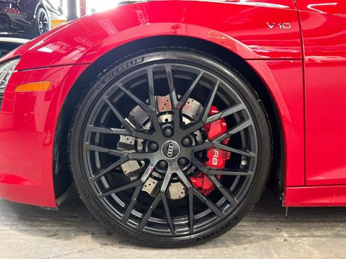 Used 2018 Audi R8 V10 image 12