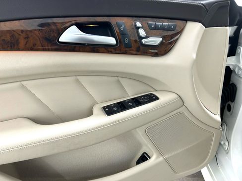 Used 2015 Mercedes-Benz CLS 400 4MATIC image 28