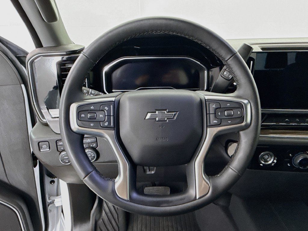 Used 2024 Chevrolet Silverado 1500 RST AWD/4WD image 12