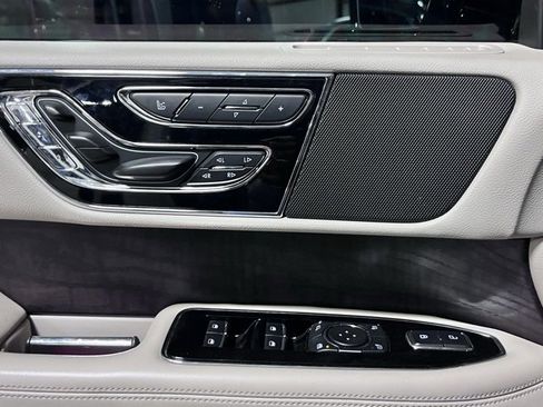 Used 2018 Lincoln Navigator Select w/ Cargo Package image 26