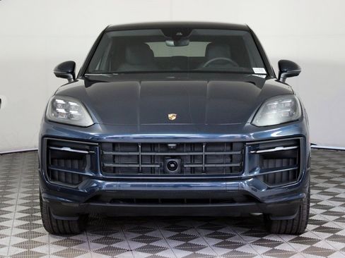 Certified 2025 Porsche Cayenne S image 10