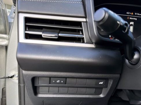 Used 2024 Mitsubishi Outlander SE image 35