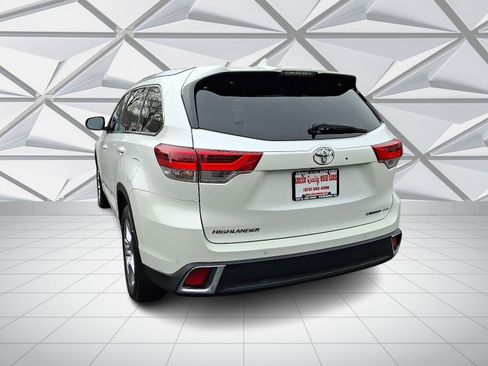 Used 2018 Toyota Highlander Limited w/ Carpet Mat Package (TMS) image 8