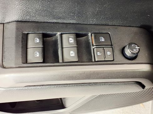 Used 2022 Toyota Tacoma TRD Off-Road w/ Technology Package AWD/4WD image 15
