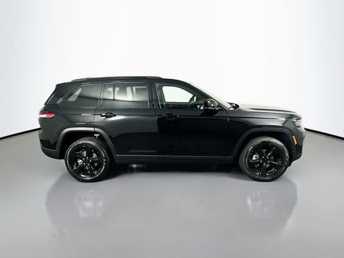 New 2025 Jeep Grand Cherokee Limited w/ Luxury Tech Group II image 8