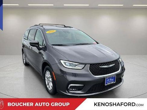 Used 2022 Chrysler Pacifica Touring-L FWD image 3