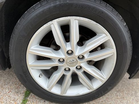 Used 2013 Toyota Avalon XLE FWD image 19