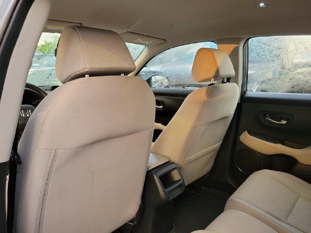 Used 2024 Honda HR-V LX image 9