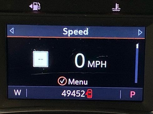 Used 2021 Chevrolet Traverse LT w/ LT Premium Package image 23