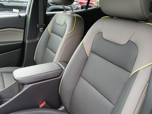 Used 2026 Chevrolet Trax ACTIV w/ Sunroof Package FWD image 19
