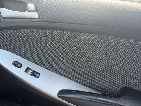 Used 2014 Hyundai Accent GS FWD image 33