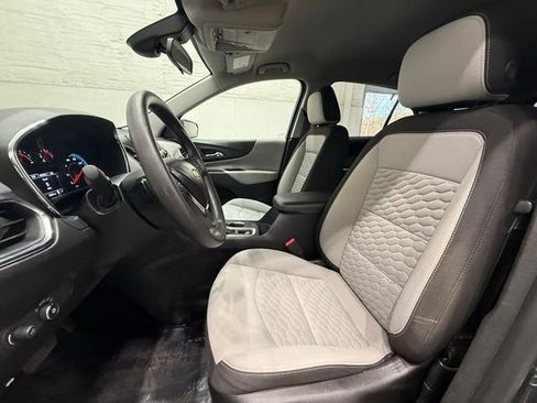 Used 2021 Chevrolet Equinox LS w/ LS Convenience Package image 8
