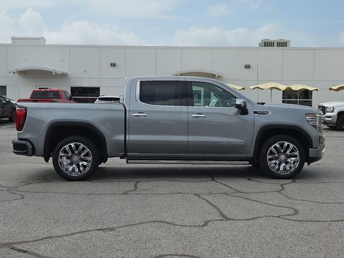 Certified 2023 GMC Sierra 1500 Denali w/ Denali Reserve Package AWD/4WD image 15