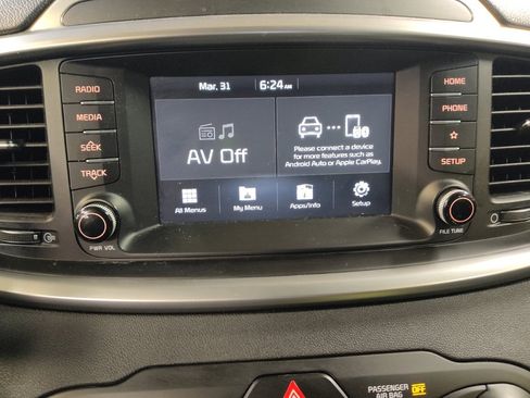 Used 2019 Kia Sorento LX image 25