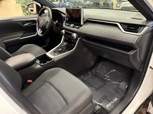 Used 2023 Toyota RAV4 SE w/ Weather & Moonroof Package image 16
