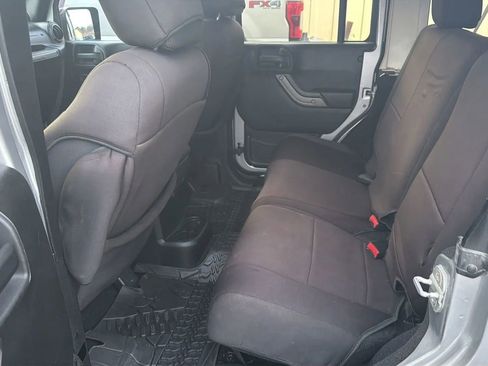 Used 2013 Jeep Wrangler Unlimited Sport image 9