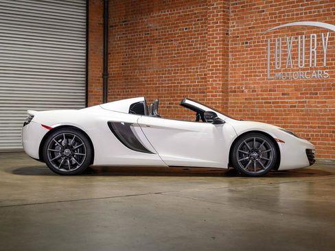 Used 2013 McLaren MP4-12C Spider image 16