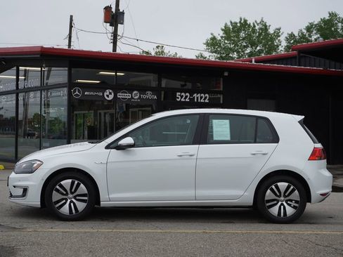 Used 2016 Volkswagen e-Golf SEL Premium w/ Driver Assistance Package FWD image 4
