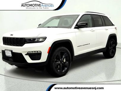 Used 2023 Jeep Grand Cherokee Limited w/ Black Appearance Package